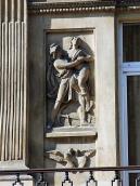 Ліва ніша з рельєфом