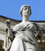 Півпостать дівчини