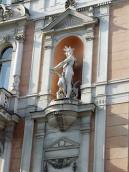 Ніша зі скульптурою “Америка”