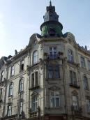 Наріжна частина фасаду