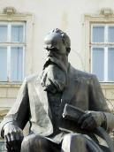 Півпостать