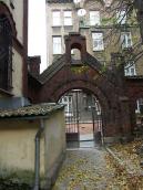 2008 р. Брама. Вигляд з боку двору, з…