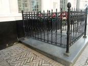 Могила В.Кочубея та І.Іскри