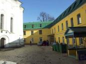 2008 р. Південний двір. Вигляд із заходу