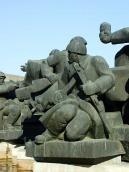 Боєць, що дивиться назад