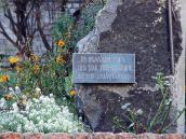 Плита з написом