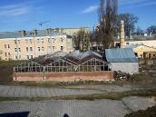 2009 р. Занедбані теплиці на тлі…