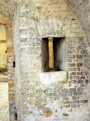 Бійниця, націлена на капонір