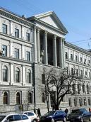 Центральна частина головного фасаду