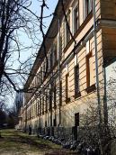 2009 р. Головний фасад в ракурсі