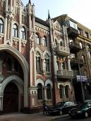 2009 р. Права частина головного фасаду