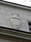 Рельєфна ваза на 6-у поверсі