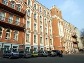 2009 р. Головний фасад у ракурсі