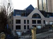 Триповерховий корпус