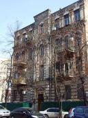 2009 р. Головний фасад у ракурсі