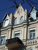 Фрагмент 4-5-го поверхів і фронтон