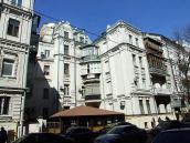 2009 р. Права частина фасаду по вул.…