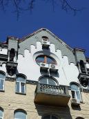 Фрагмент 6-го поверху з фронтоном