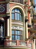 Наріжний балкон