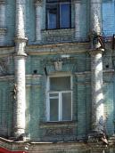 Вікно 2-го поверху з тріщиною