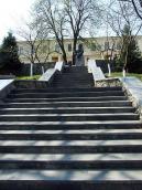 2009 р. Сходи і пам’ятник. Вигляд зі…