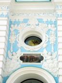 Люкарна і картуш