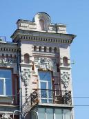 Вікно 4-го поверху і фронтон