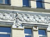 Рельєфний пояс 4-го поверху