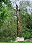 2010 р. Дуб із язичницькими рельєфами…