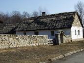 2011 р. Паркан, брама і хата