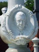 Портрет-барельєф