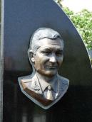 Бюст-барельєф