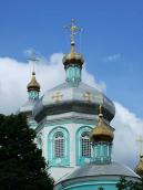 Верх нави та ліхтарик над вівтарем