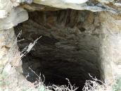 2011 р. Амбразура вікна підвалу