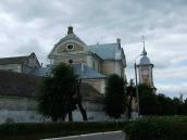 Костел. Вигляд зі сходу