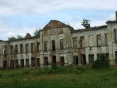 Центральна частина головного фасаду