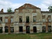 Центральна частина головного фасаду