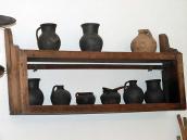 Полиці з горщиками