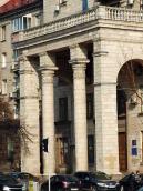 Портик з боку вул.Прорізної