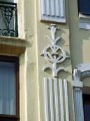 Рельєф на пілястрі