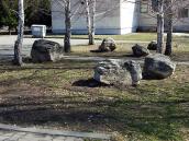 2012 р. Декоративні камені біля…