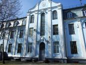 Центральна частина головного фасаду