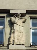 Скульптура 1 на фасаді
