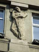 Скульптура 4 на фасаді
