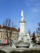 Фонтан з фігурою богородиці