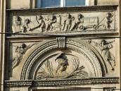 Тимпан та фриз лівої частини