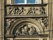 Тимпан та фриз лівої частини