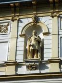 Скульптура А. Міцкевича в ніші