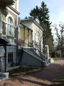 2012 р. Південний фасад у ракурсі.…