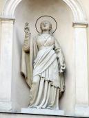 Постать святої у правій ніші